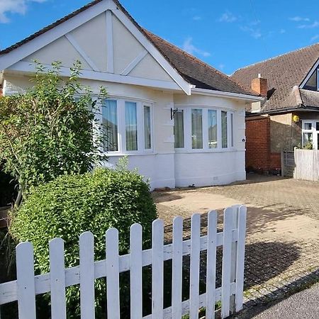 Cosy Bournemouth Bungalow Ferndown Luaran gambar
